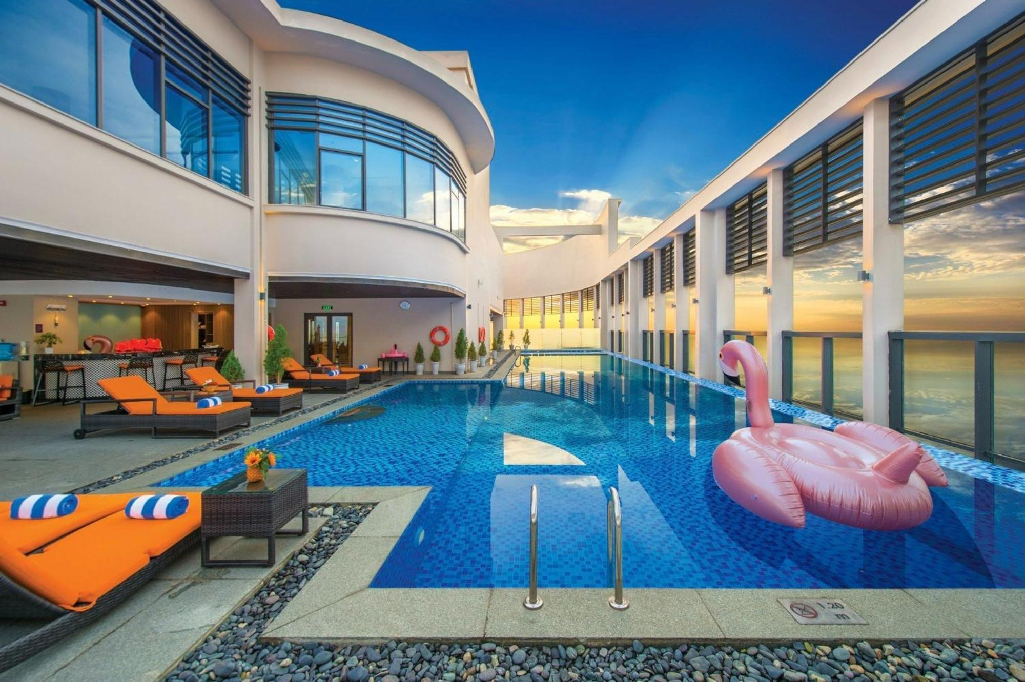Luxury Apartment - Rooftop Swimming Pool - Beach Front - Hinata Apartment ダナン市 エクステリア 写真
