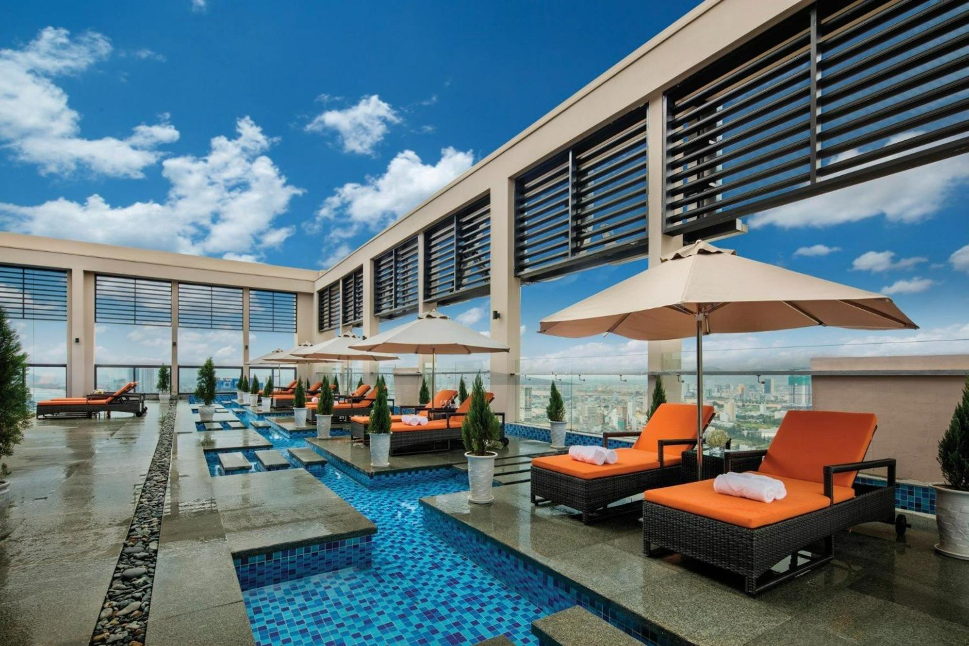 Luxury Apartment - Rooftop Swimming Pool - Beach Front - Hinata Apartment ダナン市 エクステリア 写真